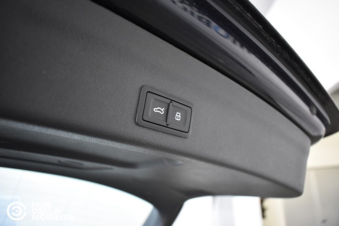 AUDI A6 Avant 40 2.0 TDI S tronic Business